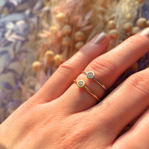 Fingerring m. zirkonia - Guld